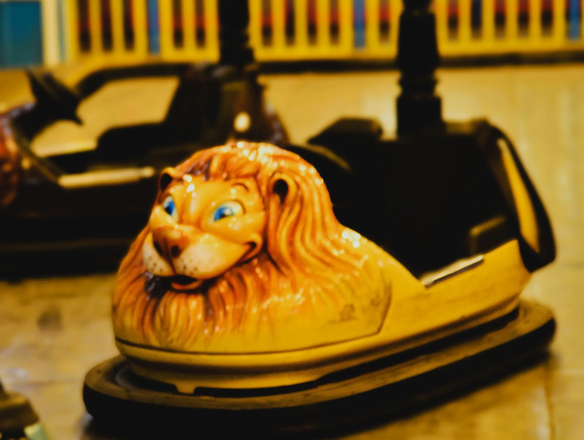 מיני מכוניות מתנגשות 72