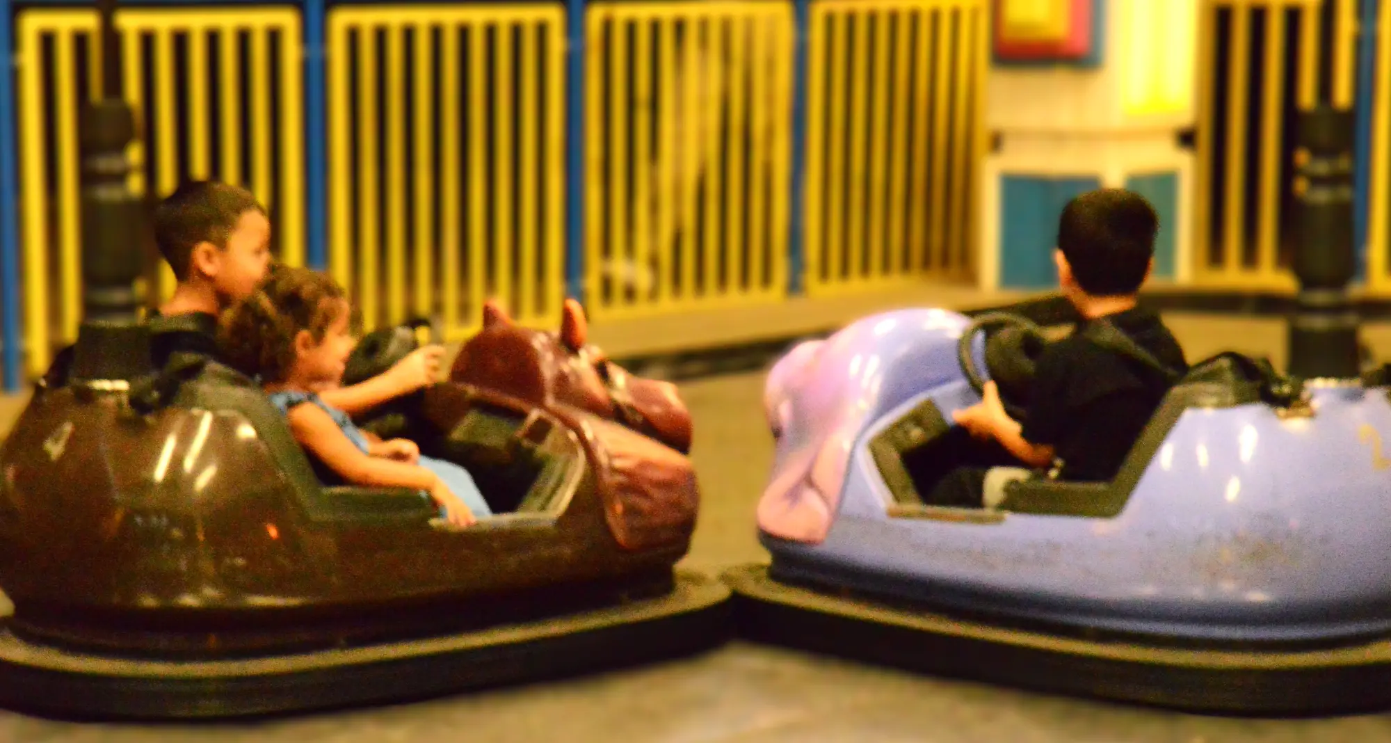 מיני מכוניות מתנגשות 77